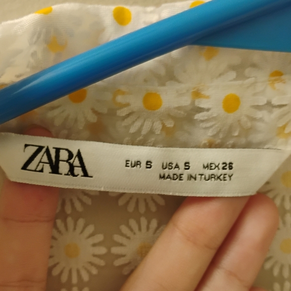 Zara Daisy Patterned Collared Button Down Top Sz S - Picture 2 of 4